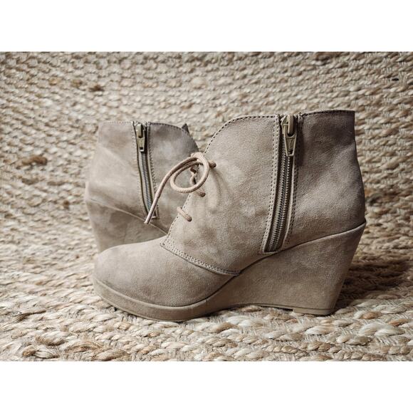 MERONA BROWN SUEDE LACE UP WEDGE HEELED ANKLE BOOTS Women’s Size 7 - Picture 6 of 11